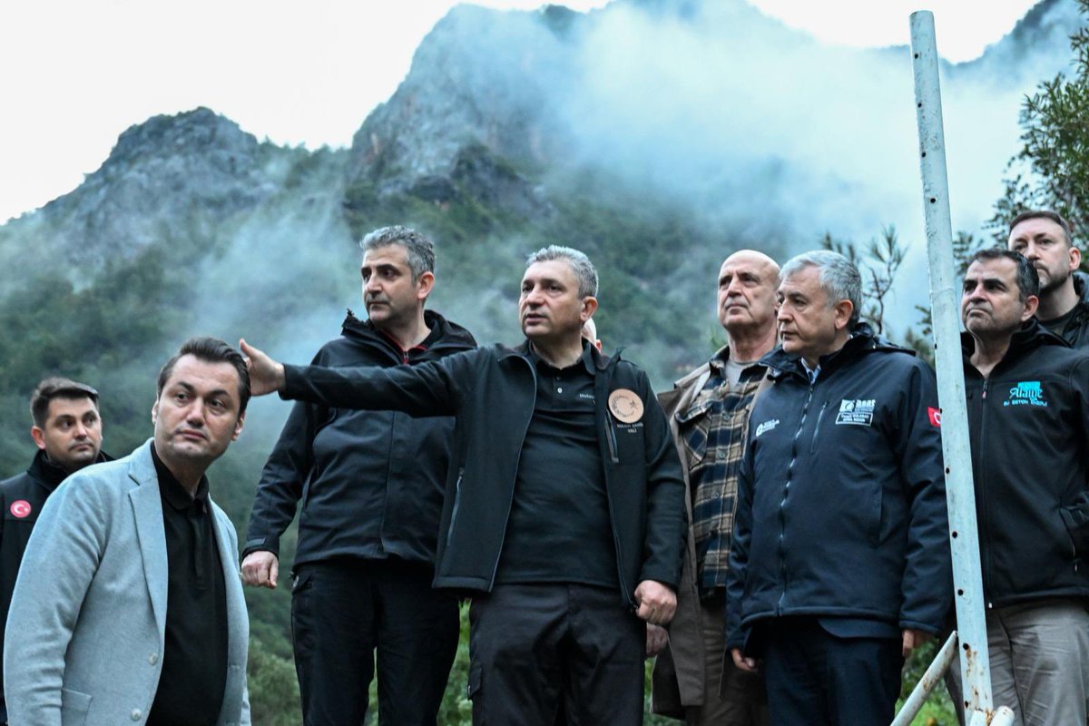 alanya_tc's tweet photo. SAYIN VALİMİZ, DİM ÇAYI VE ÇEVRESİNDE İNCELEMELERDE BULUNDU 🌧️

İlçemizde etkili olan yoğun yağışlar nedeniyle Sayın Valimiz Hulusi Şahin Dim Çayı’nda taşkın riski bulunan Kestel ve Tosmur mahallelerinde incelemelerde bulundu.
#Alanya 

Devamı: https://t.co/W9RqPs6mwA https://t.co/W9zEV8AZnb