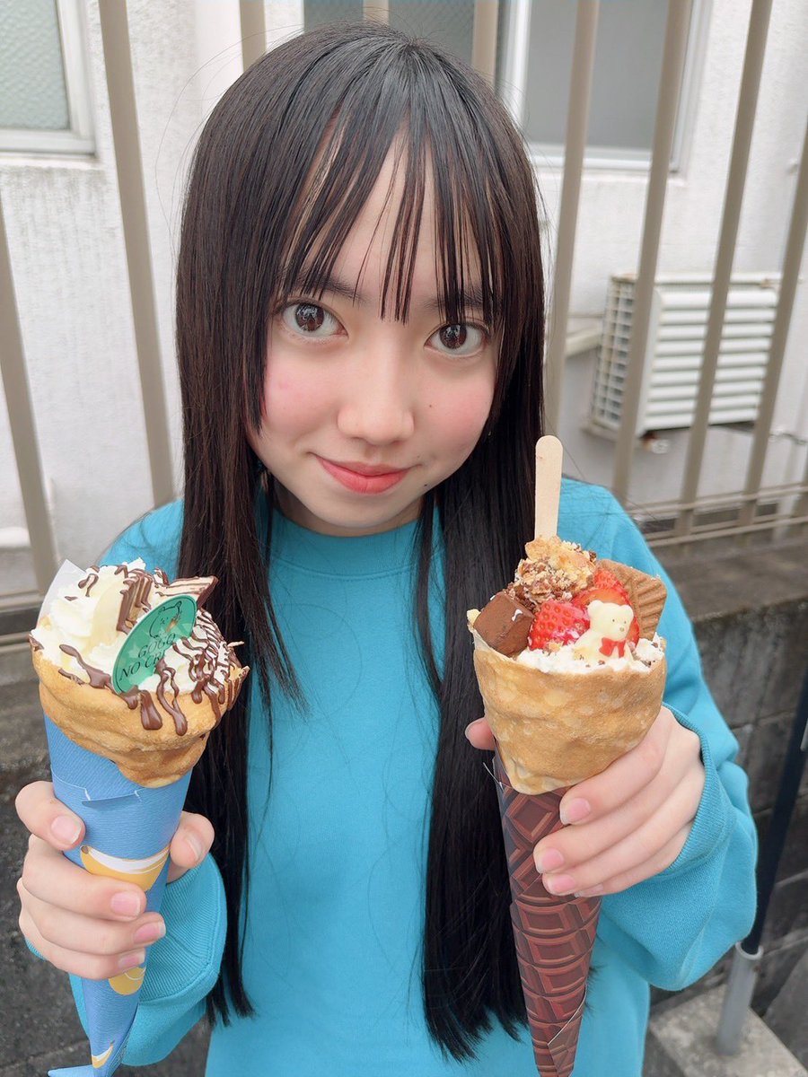 ﾌﾞﾗｯｸ担当のゆめです♡

もーすぐテストだから毎日塾🌀🌀つかれちゃう🐝 
今日は塾に行くまえにクレープ食べたのぉ👶🏻おいしかった😋
#LBG結愛