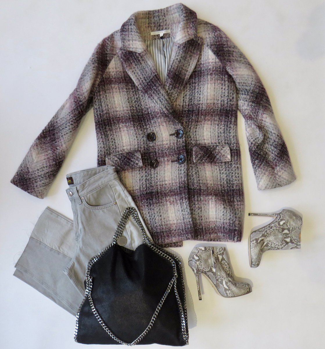 Happy Valentine’s Day! Hope you are all having a gorgeous day 💜🌞💜 #VeronicaBeard purple check coat, £80, S/M 💜 # StellaMcCartney Falabella Fold over tote, £450 💜 #Lee barrel loose jeans, £40, size 28/33 💜 &amp; #SergioRossi snakeskin ankle boots, £150, EUR 38 💜 #ootd