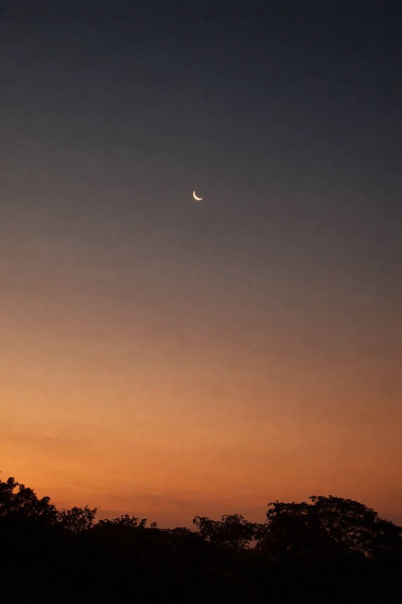 14 de febrero:

Luna en el Día del Amor y la Amistad.🌙❤️
