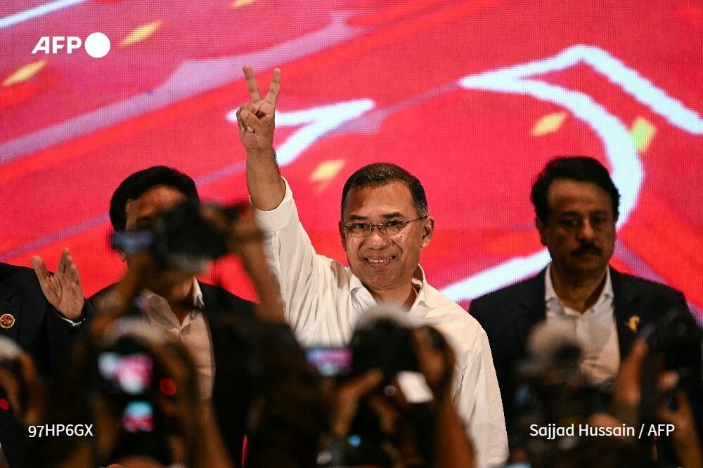 🇧🇩 🗳️ Bangladesh's prime minister-in-waiting Tarique Rahman on Saturday dedicated his landslide election win to those who "sacrificed for democracy", calling for unity after the first polls since a deadly 2024 uprising ➡️ u.afp.com/S65B