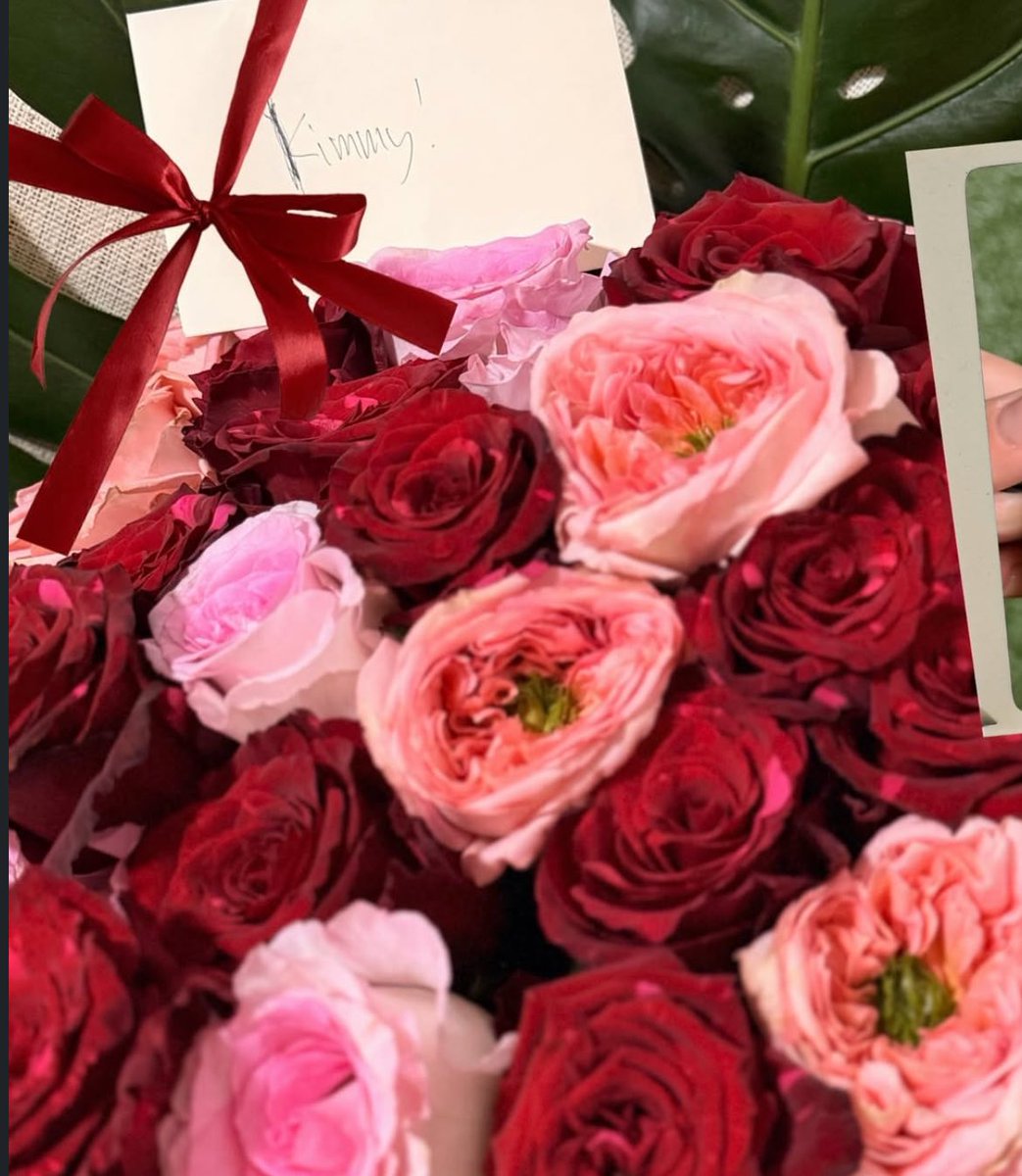 Yung every year ibat ibang flowers, and then nag iiba iba din Ang tawag at name. 
From Kimberly to Kimmy🥰
Dahil Dito excited na tuloy Ako mag 2027.😊
#kimpau #ValentinesDay2026