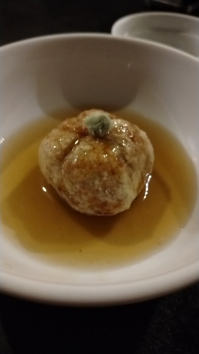 ComJasu's tweet image. 今夜は久し振りに
家族を集めて晩ご飯。
#山形市
#小姓町 の
#記念日 さんにて
ミーティング。
#結構年取りましたが
今まで食べ事の無いお料理を
沢山頂いて参りました。
普段余り感情を表現しない
長男が旨い！を連発！
ご馳走様でしたっ！🙌
#燻製料理　特製！