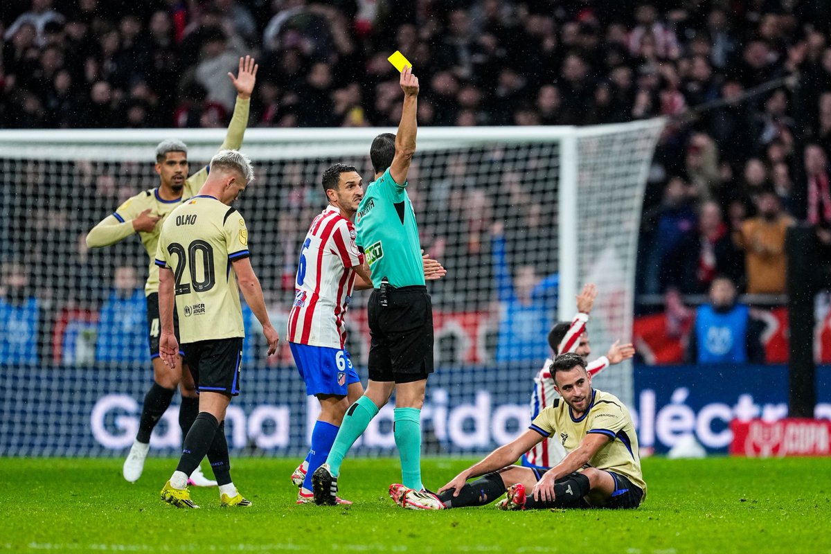 🔴𝐔́𝐋𝐓𝐈𝐌𝐀 𝐇𝐎𝐑𝐀 | ¡LA RFEF SE NIEGA A PUBLICAR EL AUDIO DEL VAR EN EL GOL ANULADO A CUBARSÍ!

Solo compartieron el audio de la expulsión de Eric✅

El CTA tampoco ha revelado si hubo conversación entre Martínez Munuera y González Fuertes tras la dura entrada de Giuliano