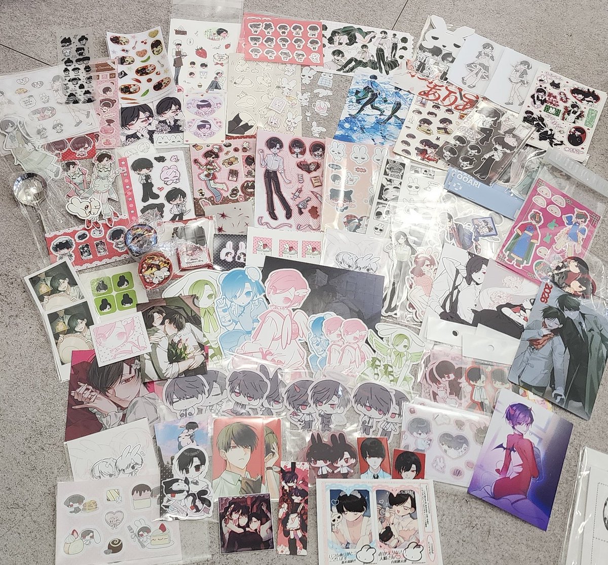 무사행사종료....
다들 너무재밌었어요 분명 더샀는데 꺼내지못한게 많은🥹🥹🥹
간식주시고 챙겨주시고 행사여시고 부스하시고 참가해주셔서 모두감사합니다!!!