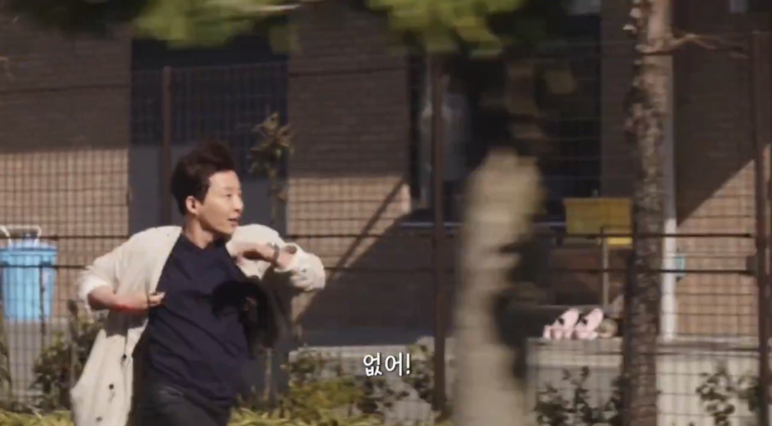 미우 1화에서
시마한테 비밀의 지름길을 물었을때
고민도 안하고 없어!!!하는거
그냥 그들이 하는 일에 대한 말이기도 한거 같아서
너뮤쭈음
지름길 같은건 없고 그냥 냅다 달리는 수밖엔 없는
그치만 이부시마:그래?ㅇㅋ그럼걍냅다달려줄게
하는 놈들이라 진쯔 좋음