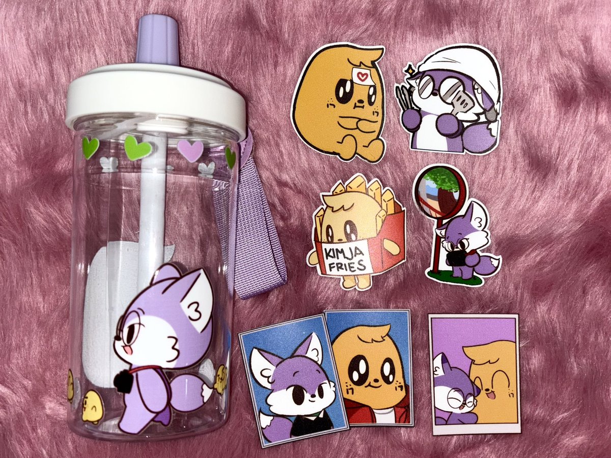 minwoneandonly's tweet image. lovely merch from @lov97std, @jwwfstudio, @Dokkkeey, and @gentlebloomprnt ₊˚⊹ ᰔ

@plus69studios 
#MWMeltingUnderYourHeat