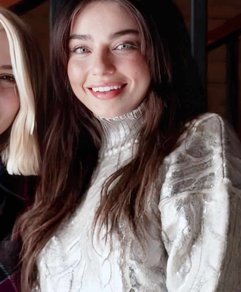 She's so beautiful💙🌸 

#AyçaAyşinTuran