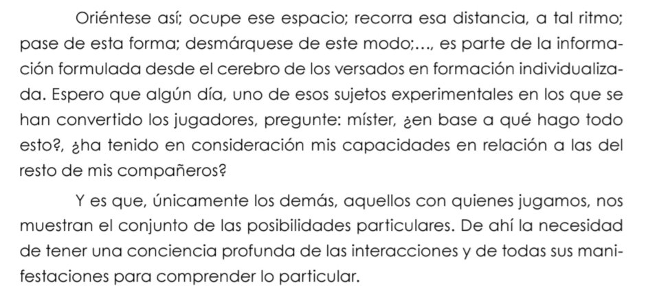 jjmartsanchez's tweet photo. ¿Específico? ¿Individualizado? ¿Tecnificación? Salvo trabajo coadyuvante o de iniciación básica, el futbolista aprende, se adapta y se optimiza en relación con los demás y en el marco del sistema complejo al que pertenece y donde se desenvuelve. 

Fotos: Óscar Cano (2012). https://t.co/lHPgMcx1Qt