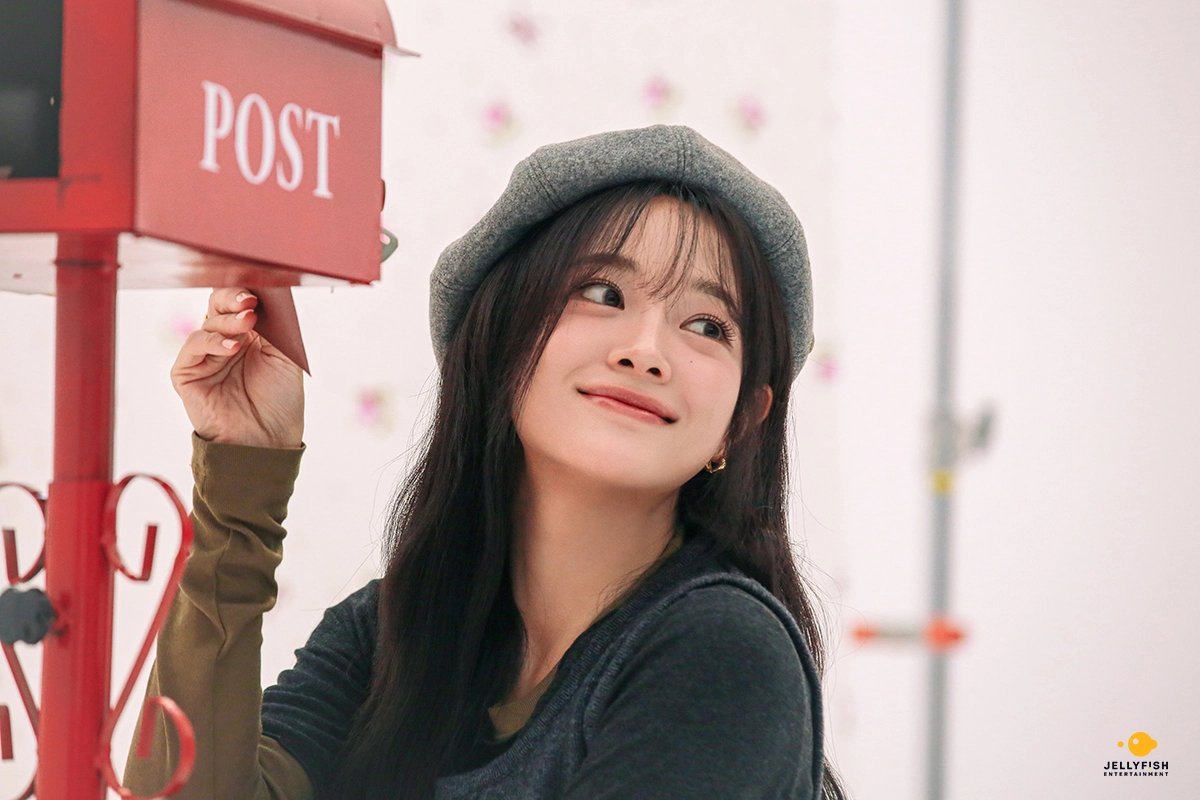 [PIC] Jellyfish official naver update - 2026 KIM SEJEONG FAN CONCERT <Tenth Letter> Poster &amp; MD shoot behind the scenes

m.blog.naver.com/PostView.naver…

#Sejeong #김세정 #KimSejeong 
#KIMSEJEONG_FANCONCERT