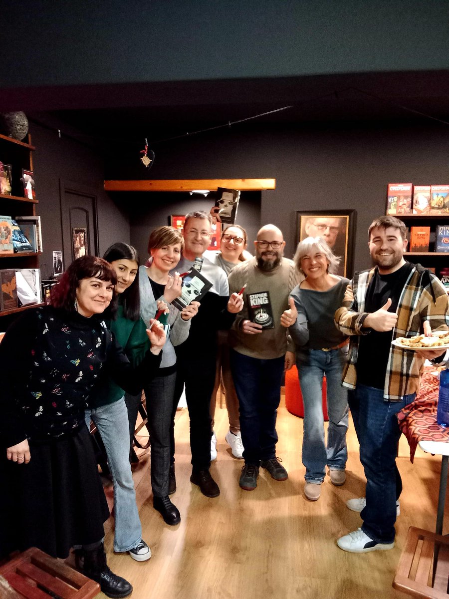 Derry Books tweet media