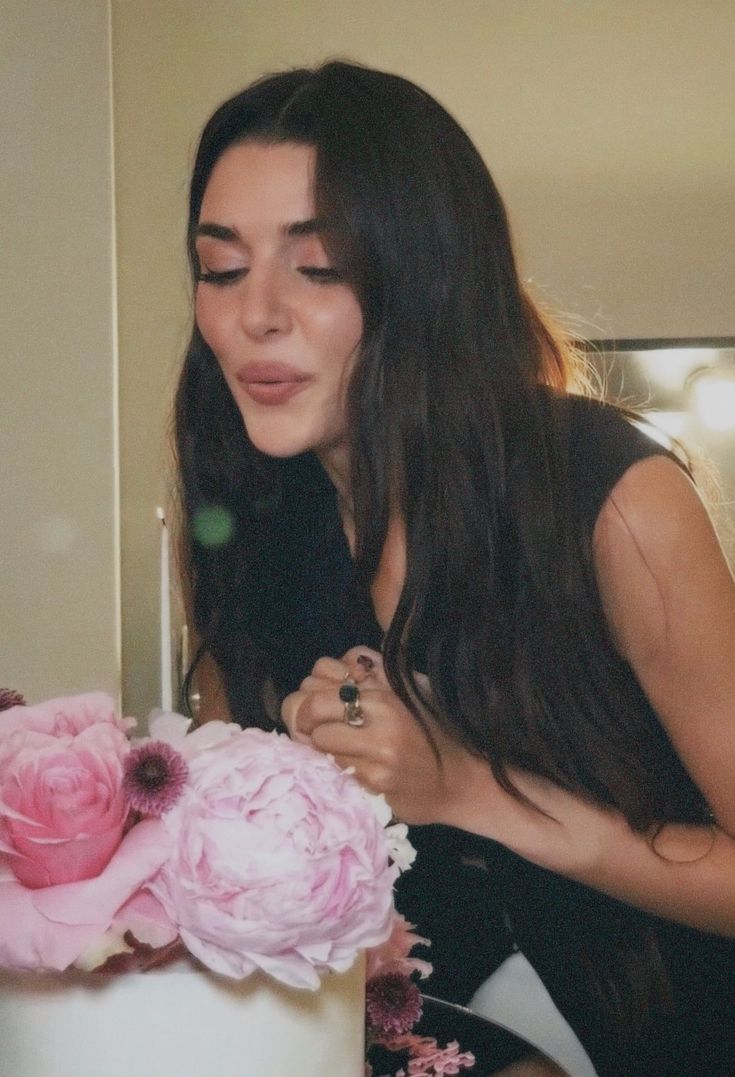 Happy Valentine's Day
“Sen benim ilk ve son sevgilimsin seni seviyorum kelebeğim