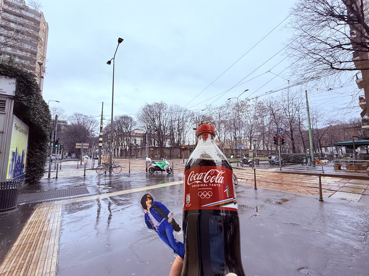 2026/02/14 13:50 イタリア・ミラノ オリンピック仕様のコカ・コーラ