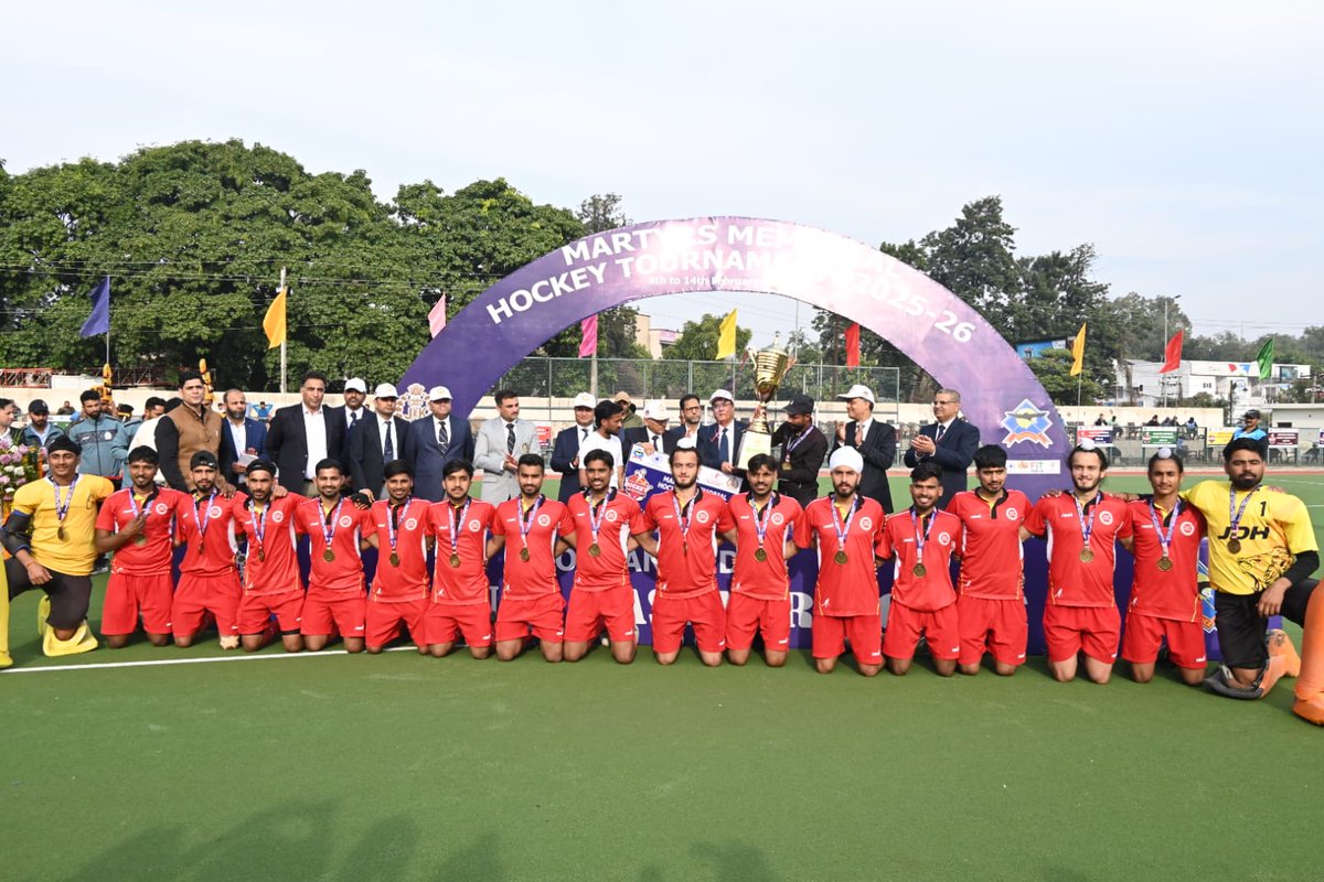 AdgpArmedJK's tweet photo. Thrilling end to the 5th Martyrs Memorial Hockey Tournament (MMHT) in Jammu today! Shahabad Hockey Academy triumphed over J&amp;K Police Hockey Team with a 3-1 victory. Organized in the memory of martyrs of J&amp;K Police &amp; other Security Forces. #Hockey #JammuAndKashmir 
@JmuKmrPolice https://t.co/3i4AzIh6y2