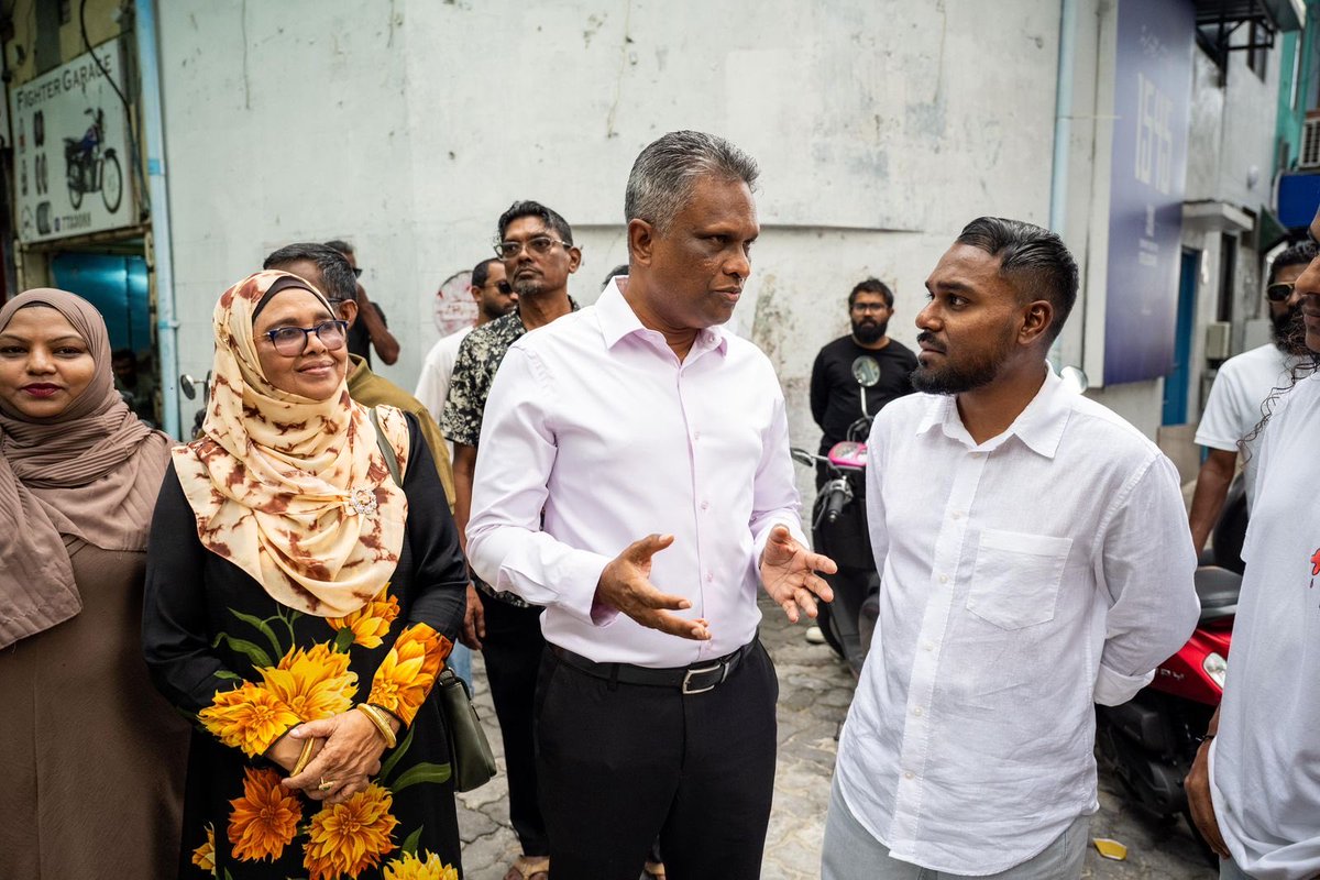 ކުރިއަށް އޮތް ލޯކަލް ކައުންސިލް އިންތިޚާބުގައި އެމްޑީޕީގެ ފަރާތުން މާލެ ސިޓީގެ މޭޔަރ ކަމަށް ވާދަކުރައްވާ ކެންޑިޑޭޓް މޭޔަރ  <a href="/adamazim/">Adam Azim, Mayor of Male’ City</a>  އާއި މާލެސިޓީގެ އ.ތ.މ ކޮމެޓީގެ ރައީސާކަމަށް ވާދަކުރައްވާ ކެންޑިޑޭޓޭ  <a href="/reesha_a/">Aishath Reesha</a> އާއި މައްޗަންގޮޅި ދެކުނު ދާއިރާގެ ކައުންސިލްއަށް ވާދަ ކުރައްވާ