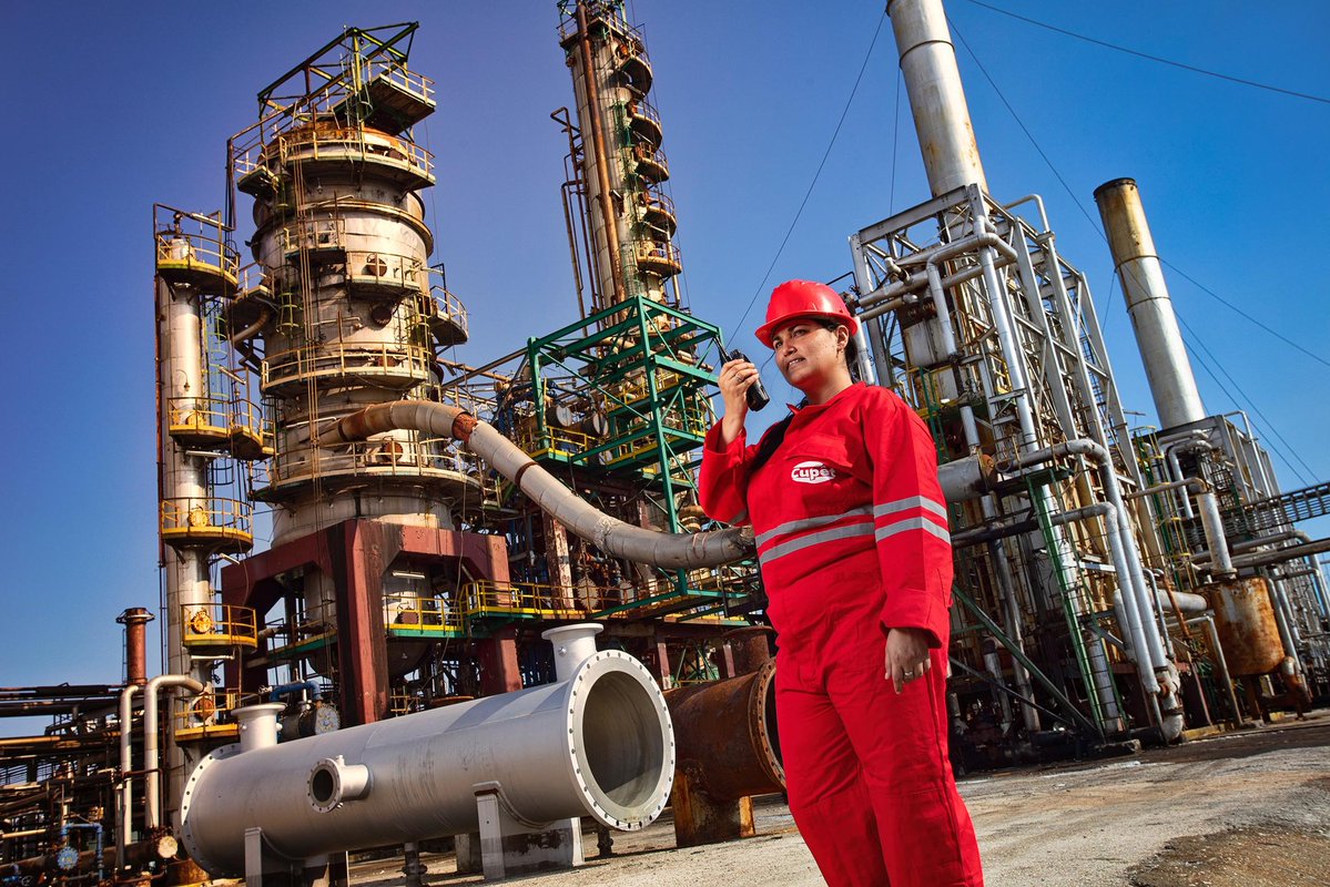 🇨🇺| En el escenario más desolador, sobre tierra arrasada por un golpe mortal, siempre alguien aparecerá de pie y triunfante; a contragolpe de la estupidez y el miedo dirá como José Julián y así estará reiniciando los sueños: “Yo solo sé de amor”.

presidencia.gob.cu/es/noticias/un…