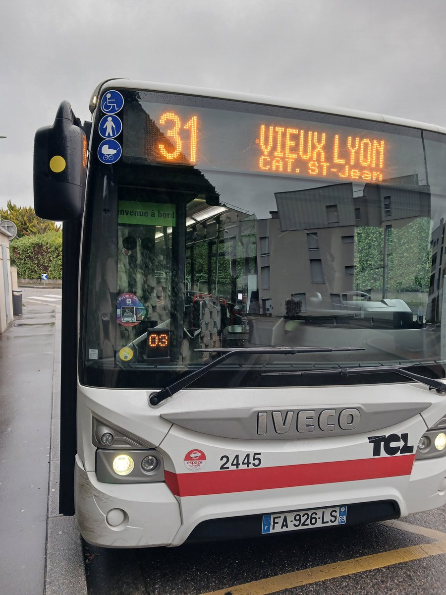 Busmandu69160's tweet image. Se mettre sur son 31 pour la #StValentinesDay. 
Les amoureux et autres vous êtes les bienvenus sur le réseau #TCL