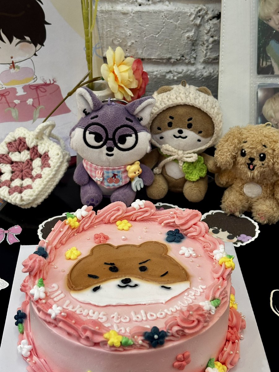 dinonoona's tweet photo. Thank you @ichandiary & team for creating such a fun workshop event to celebrate DINO's birthday!
Hope we can continue to bloom and grow together with DINO πΈπ«Άπ»
#CHANceToBloom https://t.co/jNMSLlVg8v
