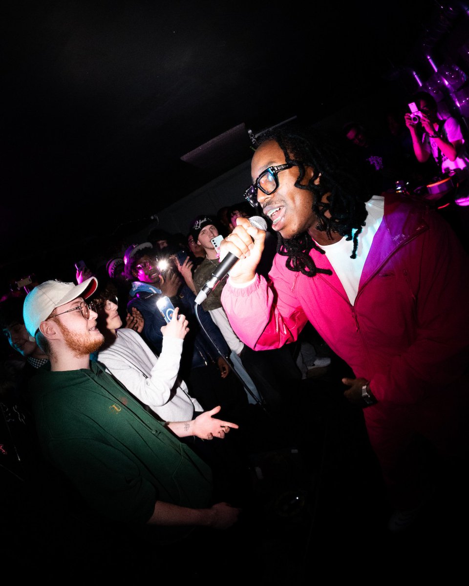 v13media's tweet image. Charlotte rapper @mavi4mayor performed his latest album, ‘The Pilot,’ to a handful of lucky fans at Dalston’s @nextdoorrecords_ in London. #Charlotte #rapper #MAVI #ThePilot #NextDoorRecords #London #showreview 

Writer: Alfie Pike

URL: v13.net/2026/02/mavi-p…