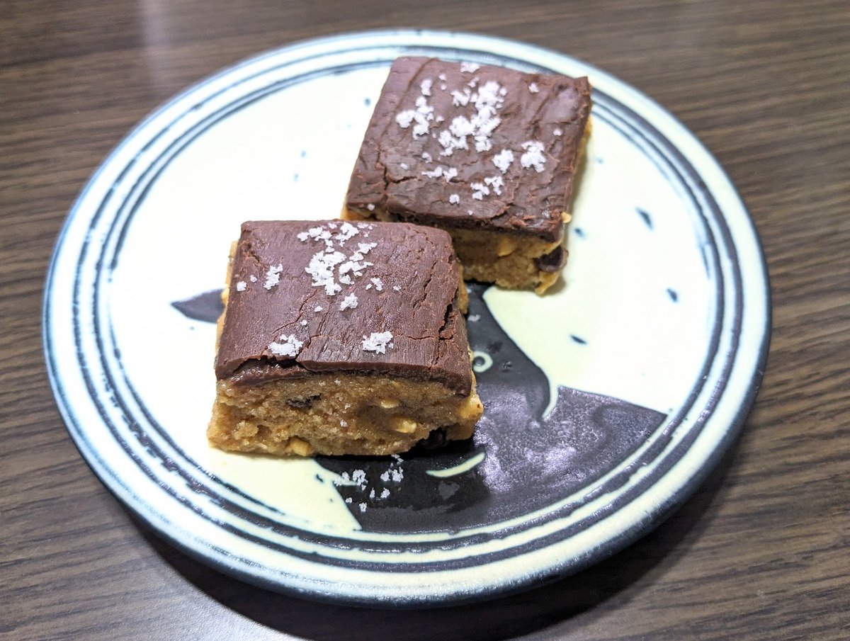 今年は時間なかったので焼かなくていいクッキードウにした🍪チョコレート失敗したけど味はまぁまぁ。
