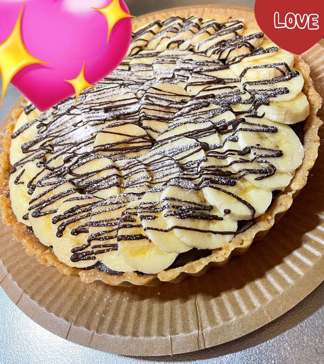 yahooo0725's tweet photo. バレンタイン彼女のお供に配信者のイベント行ってチョコ貰って、その後みそきん食べてきた！
今回のみそきんは美味しかったけど、作り手によって味変わりすぎじゃない？笑

そして、彼女が俺にバレンタインでタルト作ってくれた！
帰ってすぐ作ってくれてあっという間にできてた。。。
凄すぎる。🍫🎂 https://t.co/ghMRDKTBaa