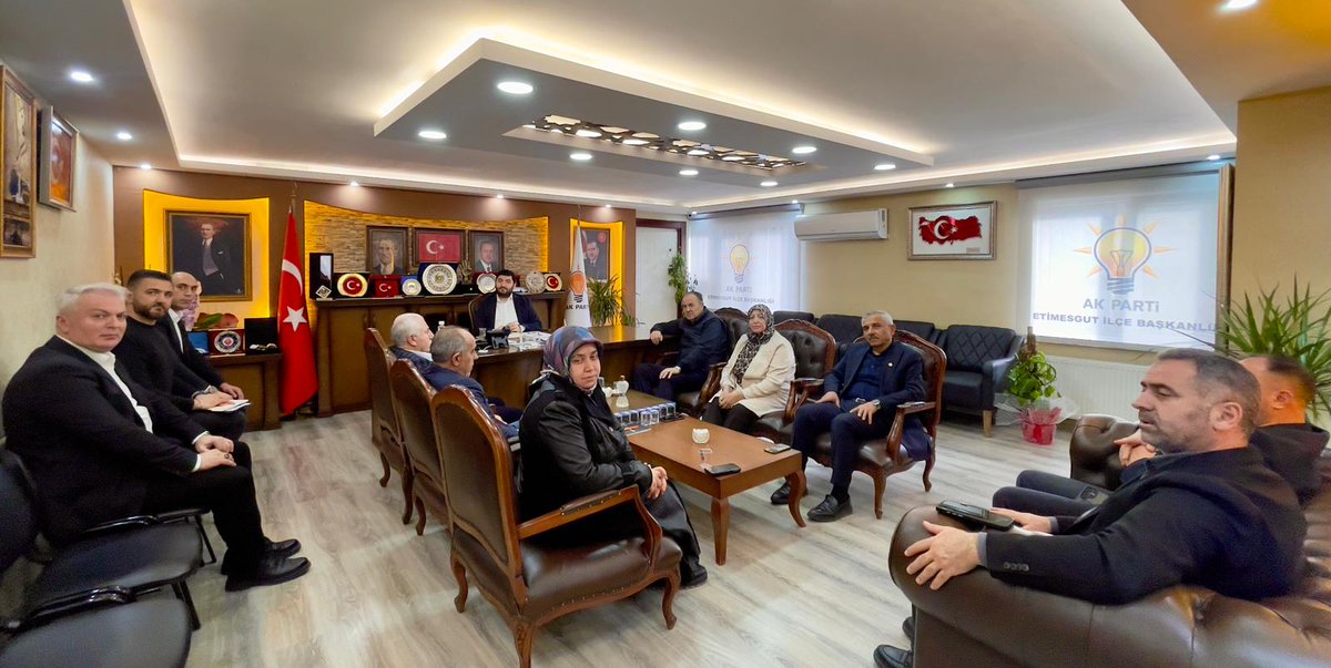 İlçe Başkanımız Sn. Yasin ŞANKAZAN başkanlığında haftalık Olağan İlçe Yürütme Kurulu Toplantımızı gerçekleştirdik.