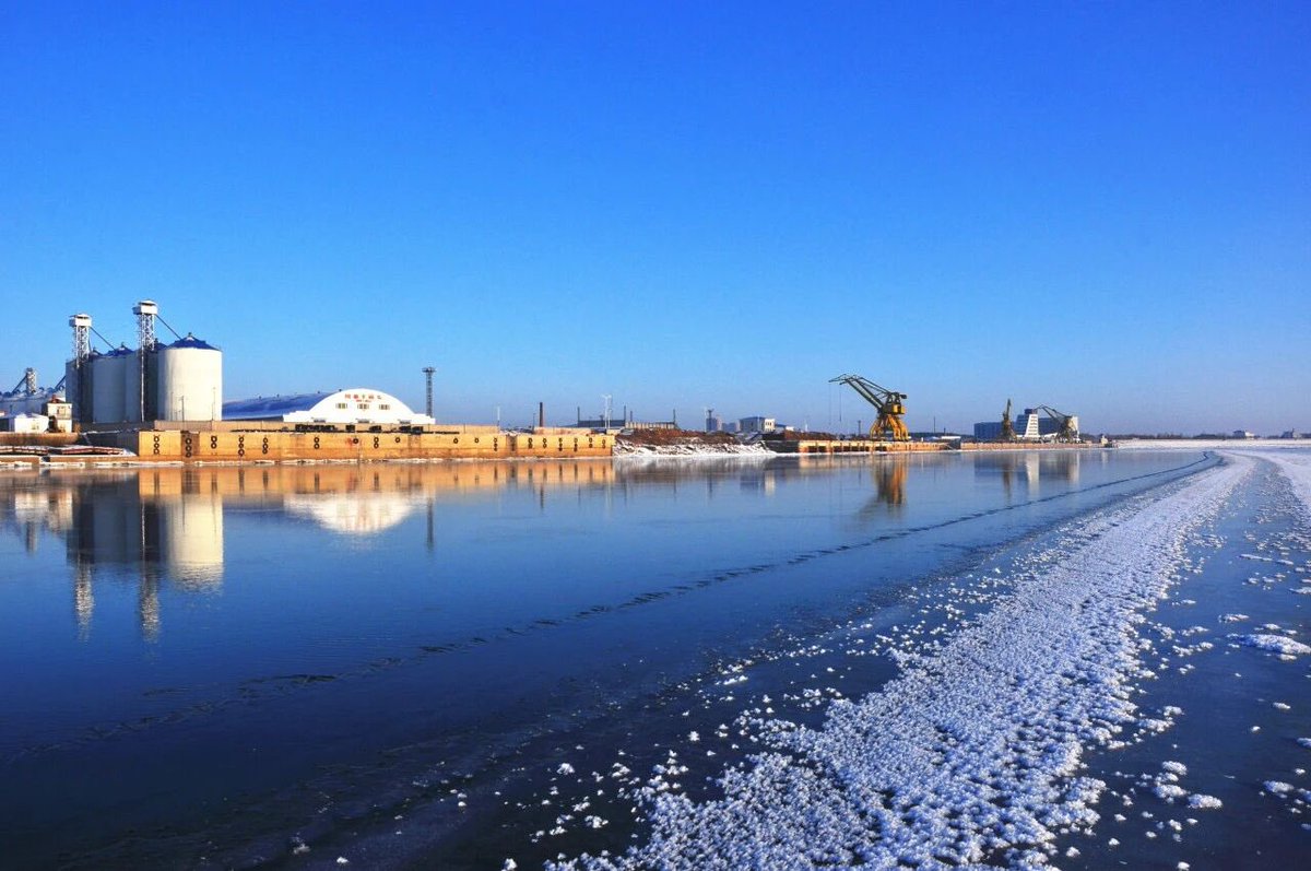 visitheilongji1's tweet photo. Chinese New Year in Jiamusi just feels different. ❄️✨ Cool winter air, warm festive vibes, and flavors you won’t forget. Come for the views, stay for the culture.🥰

Cr.@佳木斯市文化广电和旅游局

#WinterSpecial #ChineseNewYear #ChinaTravel #welcometoHeilongjiang https://t.co/WnMS0I65Aw