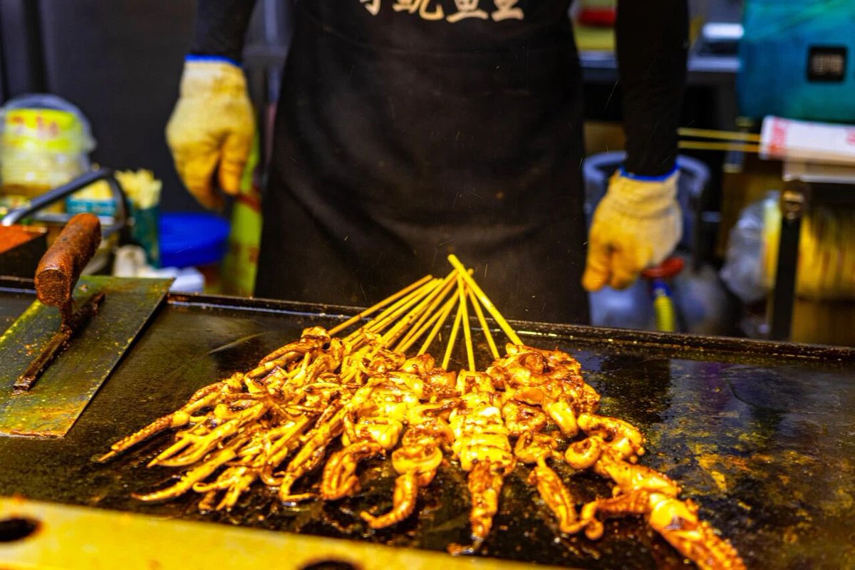 visitheilongji1's tweet photo. Chinese New Year in Jiamusi just feels different. ❄️✨ Cool winter air, warm festive vibes, and flavors you won’t forget. Come for the views, stay for the culture.🥰

Cr.@佳木斯市文化广电和旅游局

#WinterSpecial #ChineseNewYear #ChinaTravel #welcometoHeilongjiang https://t.co/WnMS0I65Aw