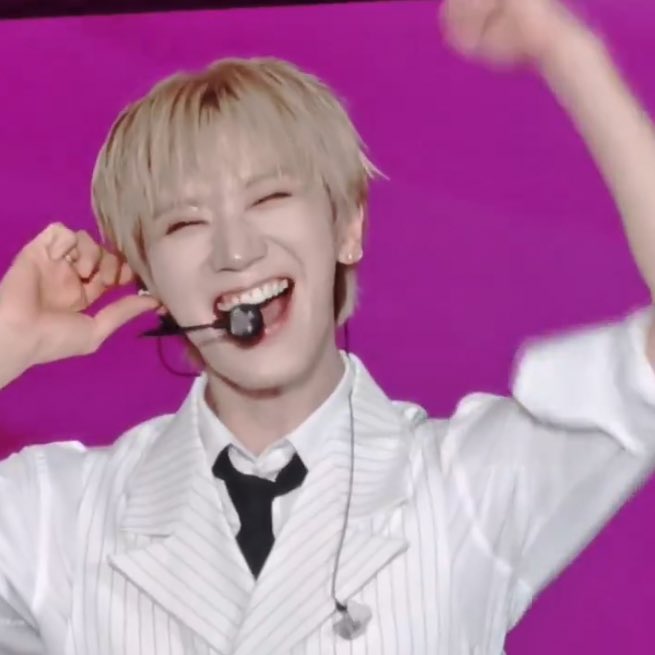 “วันนี้เตนล์เป็น เฮียเตนล์ ละกันคับ วันนี้เฮียเตนล์มาถึงประเทศไทยแล้ว ได้เจอน้องๆทุกคน รู้สึกดีใจมากๆเลยคับ ครั้งนี้ก็หวังว่าทุกคนจะมาสนุกกับ smt ในวันนี้ เป็นครั้งแรกที่เตนล์ได้มาร่วม smt ที่ประเทศไทย ก็หวังว่าทุกคนจะสนุกกันคับ” 🐱💜

#TENxRajamangala
#SMTOWNLIVE2025_26_BANGKOK