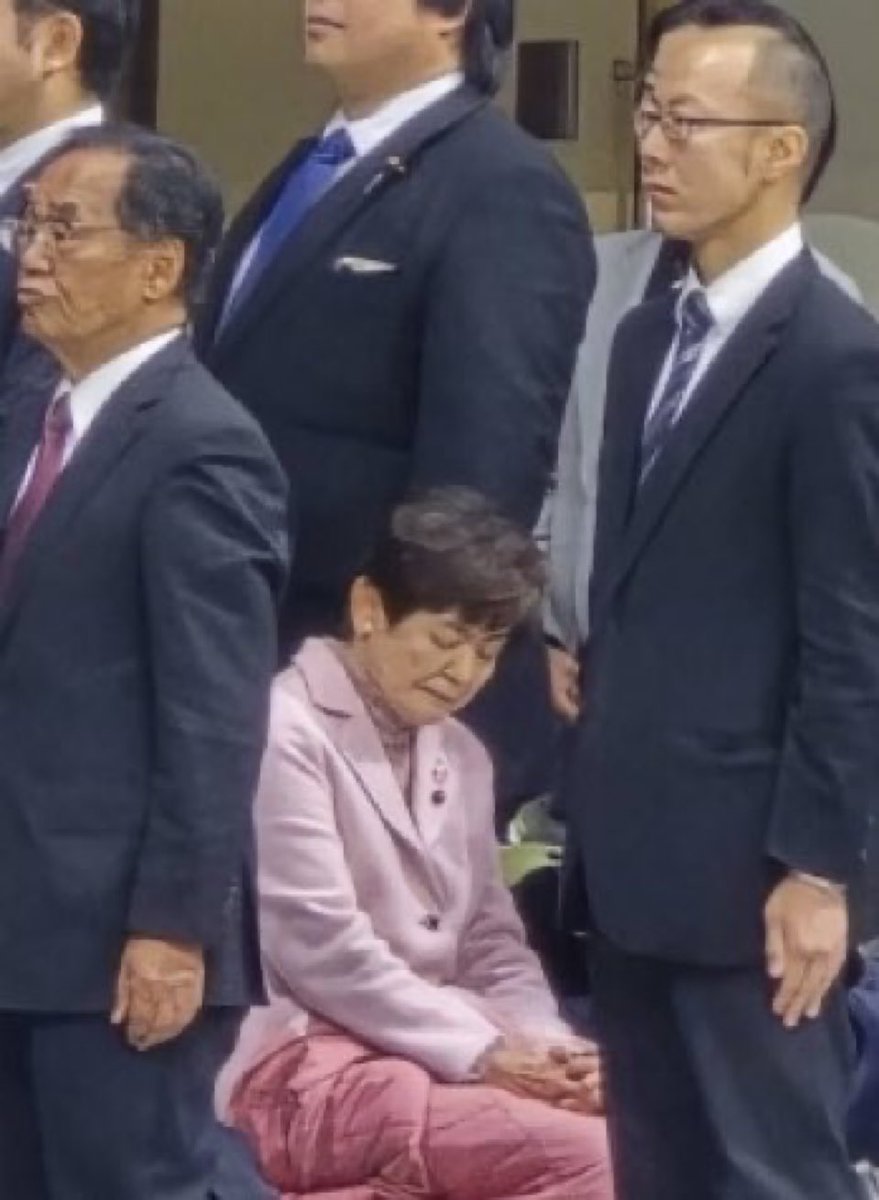 このクソBBAとか共産党や左翼の奴等って
オリンピックで日本人選手がメダルを獲得しその際の授与式で日の丸が掲げられ
君が代が流れる時　感動しないのかな…
感動しないなら日本から出ていけば良いのに