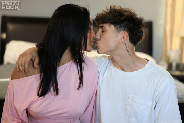 HotGuysFuck's tweet photo. Who's ready for moooore Trev Anthony &amp; Jade Frosttt?!? Both sooo gorgeous it's illegal 😍😍🔥💖✨👑🥵💦 https://t.co/Q12gRFqTw1