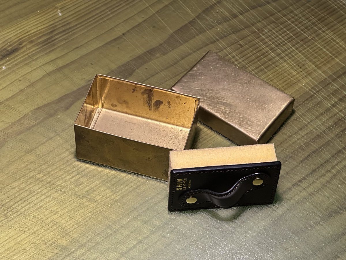 twi_hiro's tweet image. 気になったらすぐ使えるようにスポンジ制作。

#レザークラフト #leathercraft