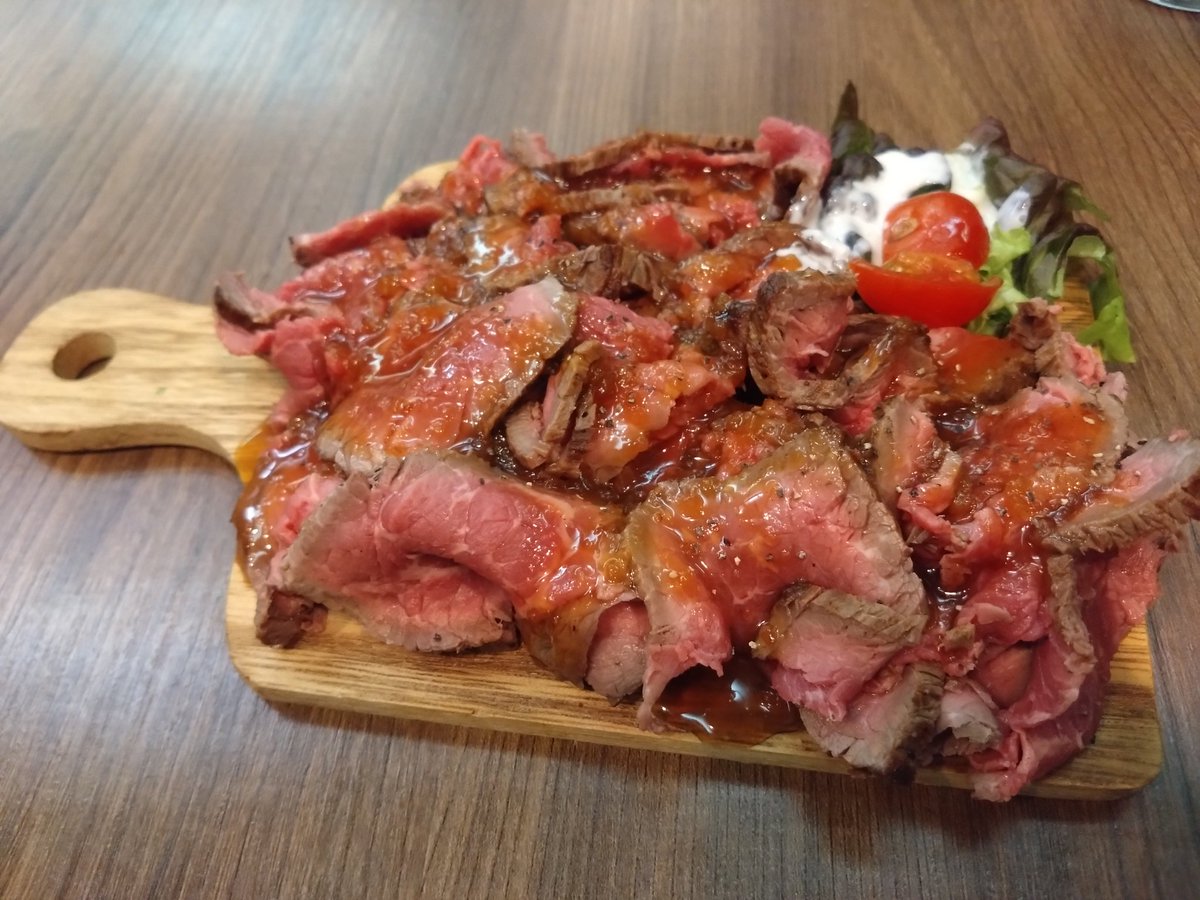 yahiru_PUBG's tweet photo. 2月といえば、新年会✨(笑)

前から気になってた外人のオーナーさんが1人でやってる【Benny's American Restaurant】で後輩君達とコース食べてきた

ローストビーフとタコスまじ美味かった♪ https://t.co/1eXGUxgiqJ