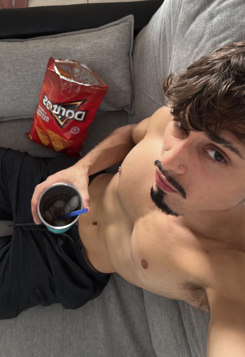 ᴊυασツ tweet media