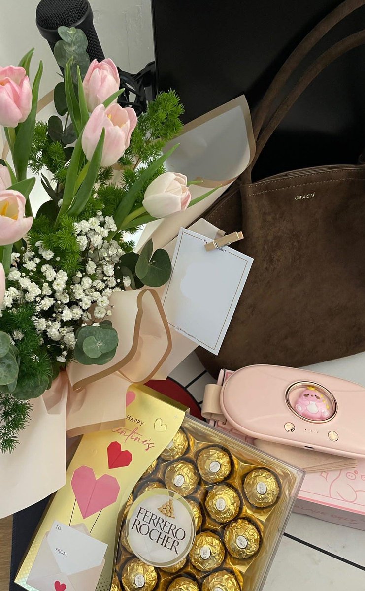 txtfrombrand's tweet photo. Happy Valentine's Day

Pamerin seberapa effort pasangan kalian, lesgo! https://t.co/qFd81uqchs