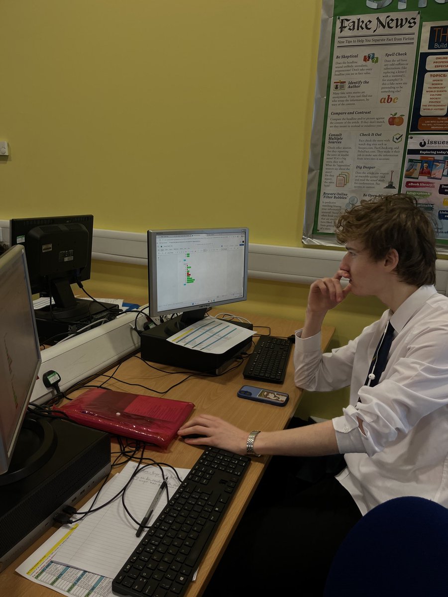 Bearsden Academy Library tweet media