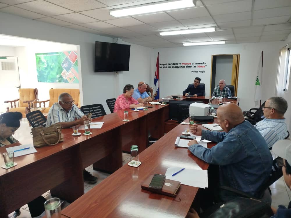 MinagCuba's tweet photo. Se realizó la reunión de comunicación social,con los Vicepresidente y Comunicadores de las OSDE y entidades Adscriptas y se orienta ante la situación de crisis la necesidad de Comunicación permanente a los públicos internos y externos del Sistema de la Agricultura y la Comunidad. https://t.co/yumxaeLZfp