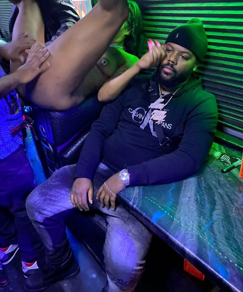 14 şubat storylerine bakıyorum