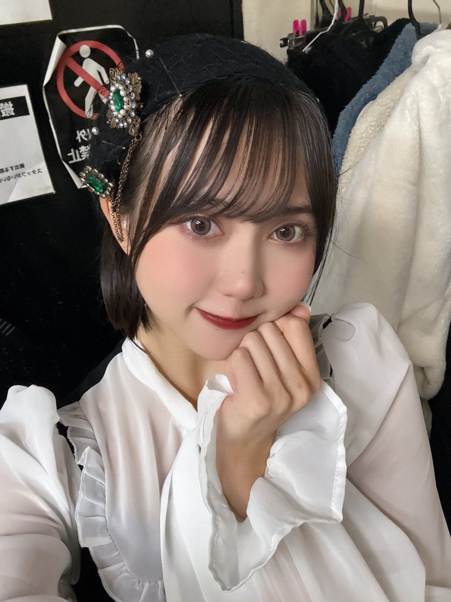明日はこちら〜💚
姫路でLIVEさせていただきます！🫶
明日もチョコお渡しするよ〜🍫🤎
昼夜2回LIVEさせていただけるということでお久しぶりの姫路でのLIVEみんなと1日一緒に楽しみたいからぜひ待ってるね！！💚
 #しゅかしゅん  #大阪春夏秋冬