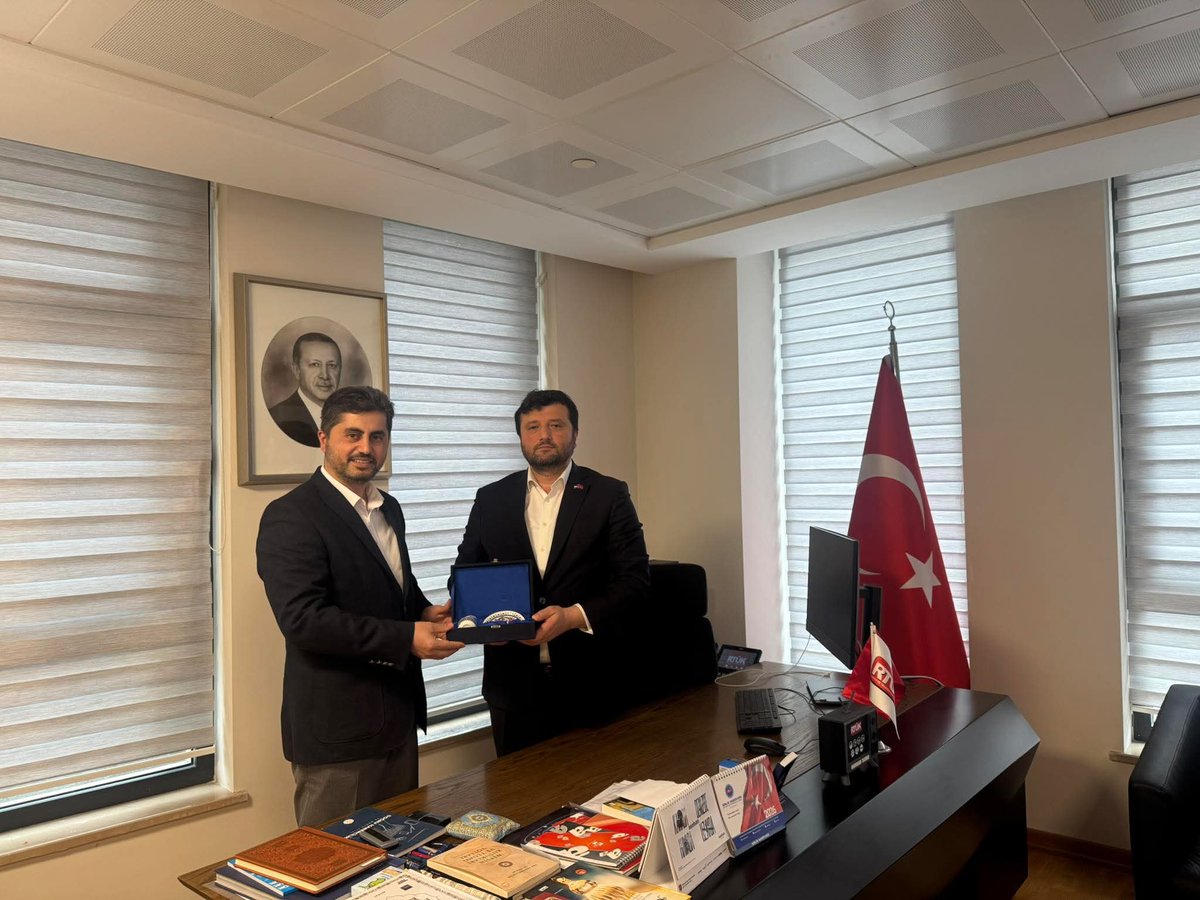 Ziyaretinden dolayı Bağcılar Belediyesi Hukuk İşleri Müdürümüz, İBB'den mesai arkadaşlığı yaptığımız Av. Yavuz Sultan Selim Çiçek bey'e teşekkür ederim. 
Kendisine sıhhat ve afiyet dilerim.

<a href="/AvukatYSSC/">Av. Arb. Yavuz Sultan Selim ÇİÇEK</a>