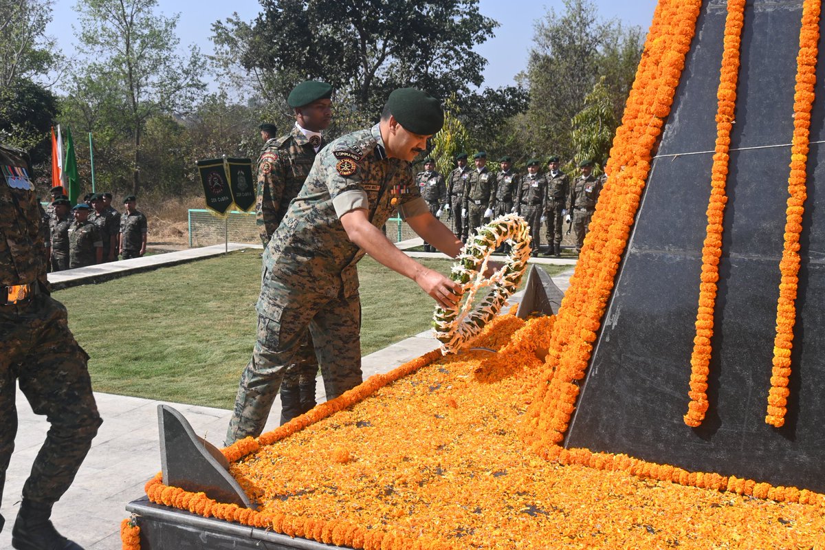 209_CoBRA's tweet photo. #PulwamaMartyrs
All Ranks of 209 #CoBRA paid solemn tributes to the bravhearts of #Pulwama who made the supreme sacrifice on this day in 2019. 
209 CoBRA salutes 🫡 their sacrifice and valour🇮🇳🇮🇳 https://t.co/EBgCw23Uf2