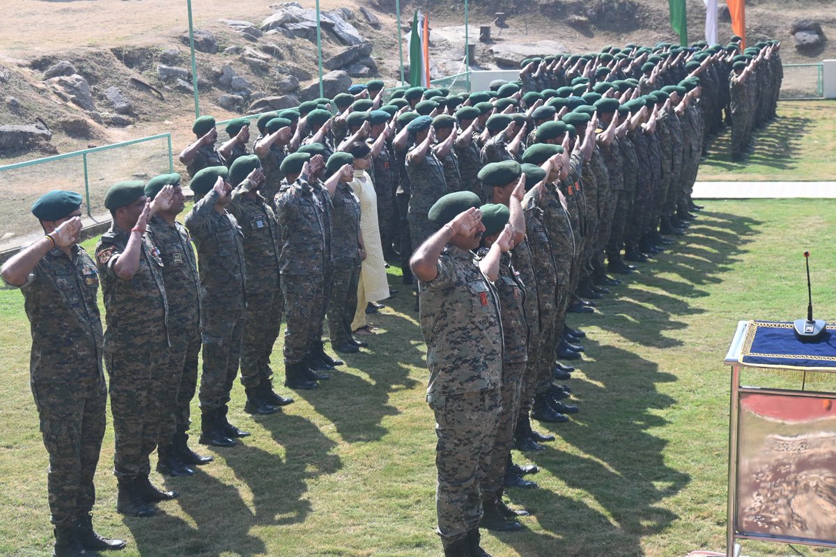 209_CoBRA's tweet photo. #PulwamaMartyrs
All Ranks of 209 #CoBRA paid solemn tributes to the bravhearts of #Pulwama who made the supreme sacrifice on this day in 2019. 
209 CoBRA salutes 🫡 their sacrifice and valour🇮🇳🇮🇳 https://t.co/EBgCw23Uf2