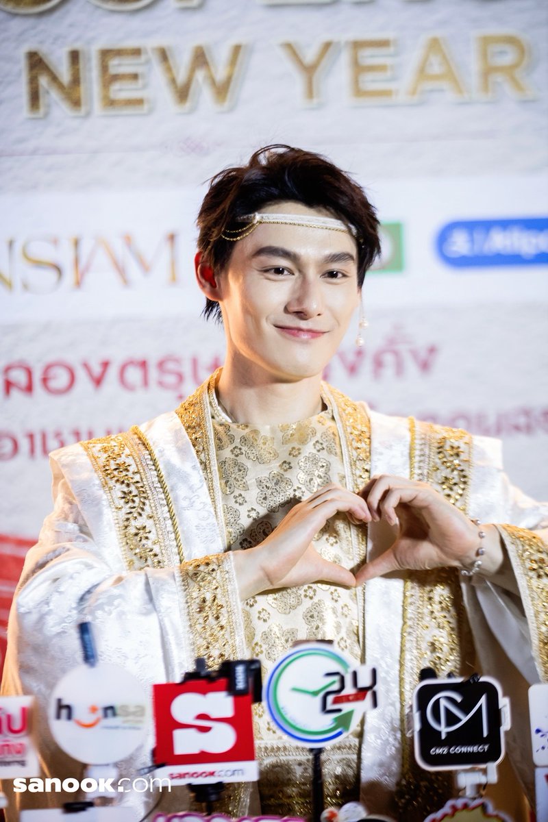 สัมภาษณ์เต็ม วังจั๋วเฉิง (WAMG ZHOU CHENG) นักแสดงจีนจากซีรีส์ดัง ปรมจารลัทธิมาร ร่วมงาน ICONSIAM A PROSPEROUS CHINESE NEW YEAR 2026 ที่ประเทศไทย 

🔗vt.tiktok.com/ZSmMxdQHh/

#WangZhuocheng #วังจั๋วเฉิง #MariusWang #ตรุษจีนที่ไอคอนสยาม #ICONSIAMCNY2026 #sanook