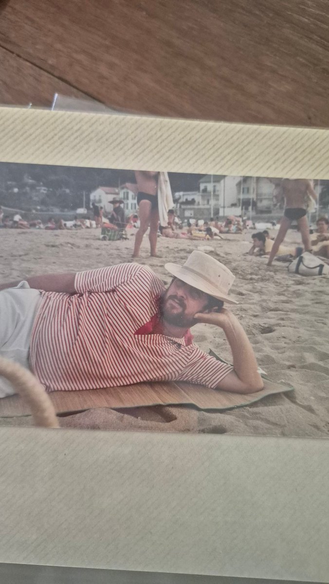 Se murió Marcel Young, quien fuera embajador en Haiti. Me crio desde los cuatro años. Mi vida no seria lo que ha sido sin su generosidad y su enorme amor. No se que pensar y que decir.