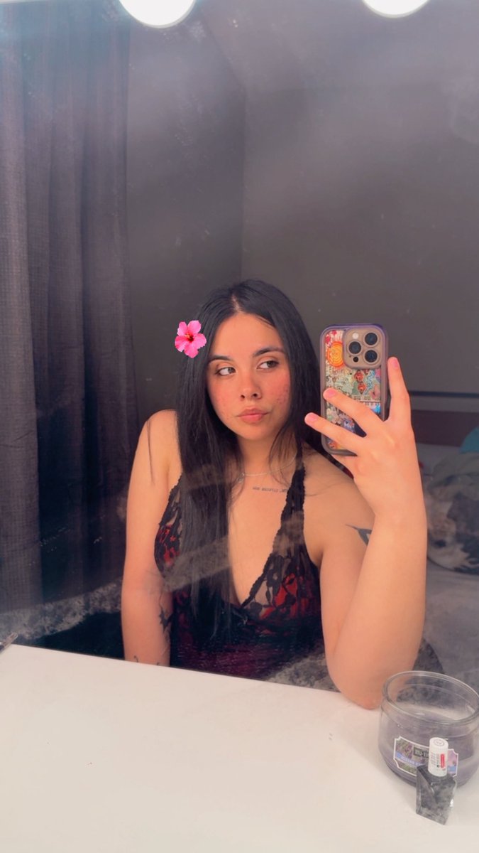 lolyouaweeb's tweet photo. Happy Valentine’s Day ❤️ https://t.co/7FGhsBOfoi