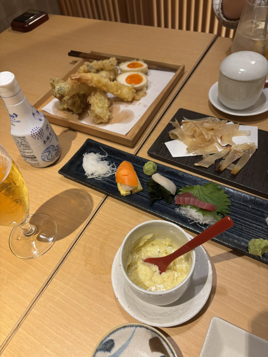 Sul02168282's tweet photo. リアル忙しすぎてゲーム熱冷め始めたこのタイミングで、生リオンと言うかおじじというかと2人飲み🙄
めっちゃ酒弱くてびびったけど、楽しい時間を過ごせましたまる。 https://t.co/49U8elGfNL