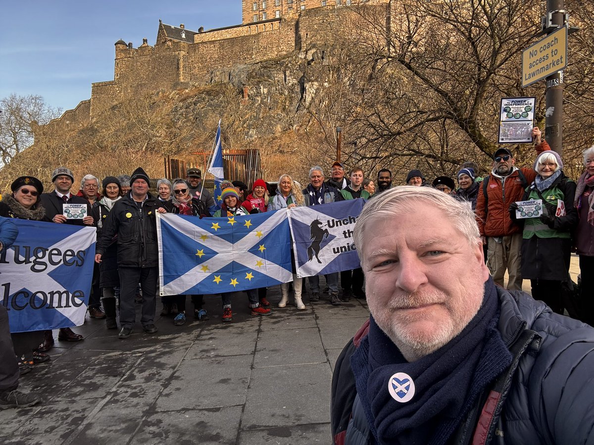 Angus Robertson tweet media