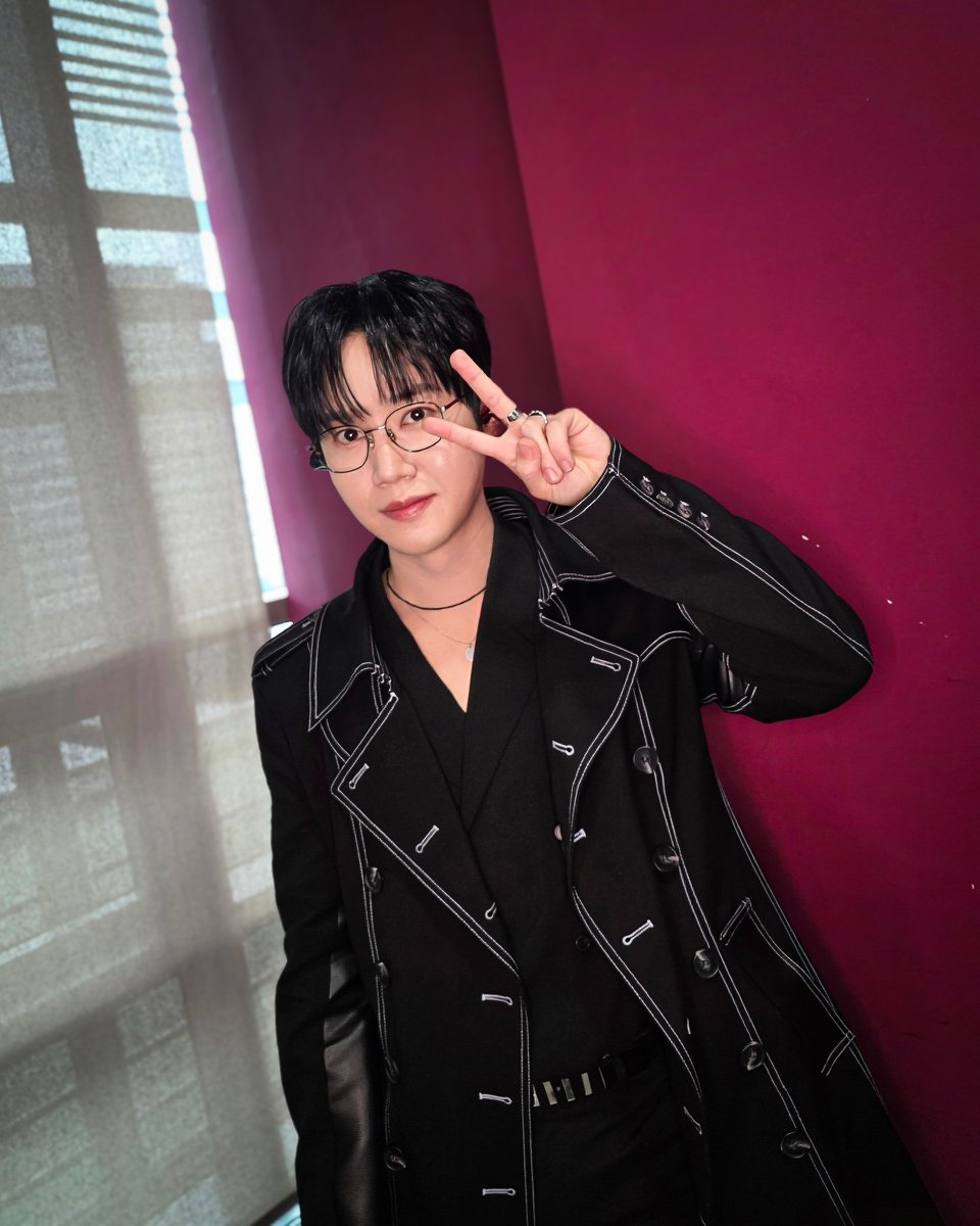 official_lapoem's tweet photo. 🍫🖤

#LAPOEM #라포엠 #ALIVE
#유채훈 #최성훈 #정민성
#YouChaehoon #ChoiSunghoon #JeongMinseong https://t.co/VLkTQpvaKX