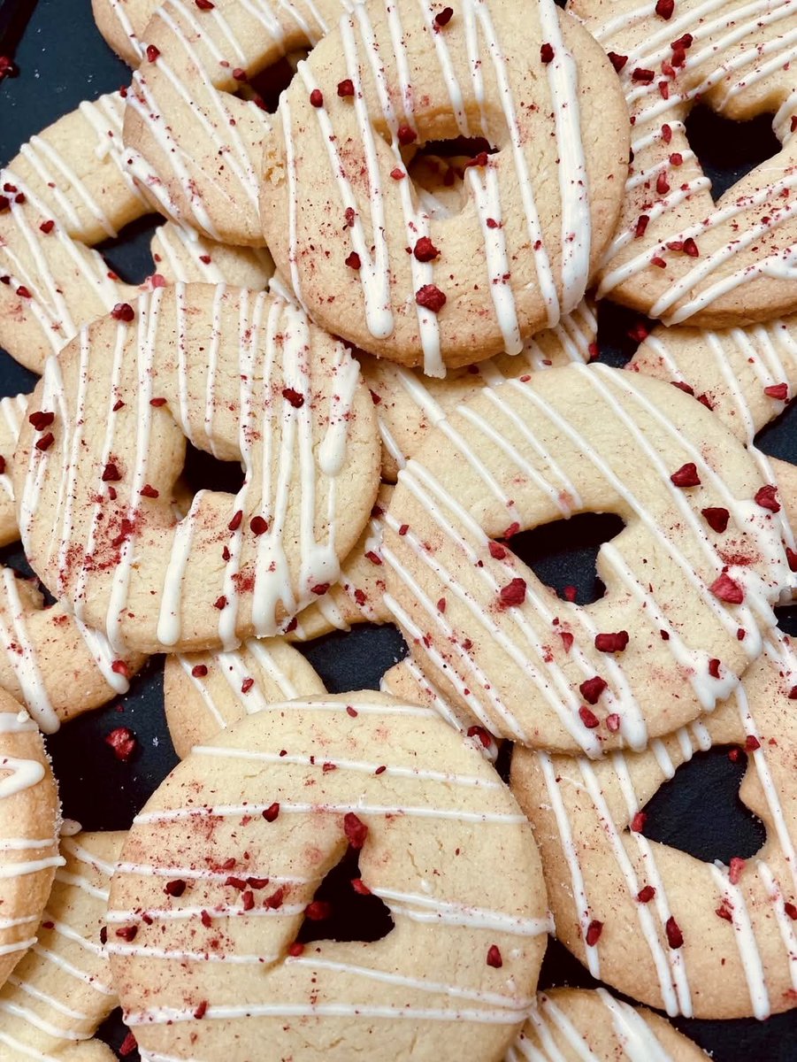 Limpsfield Grange tweet media