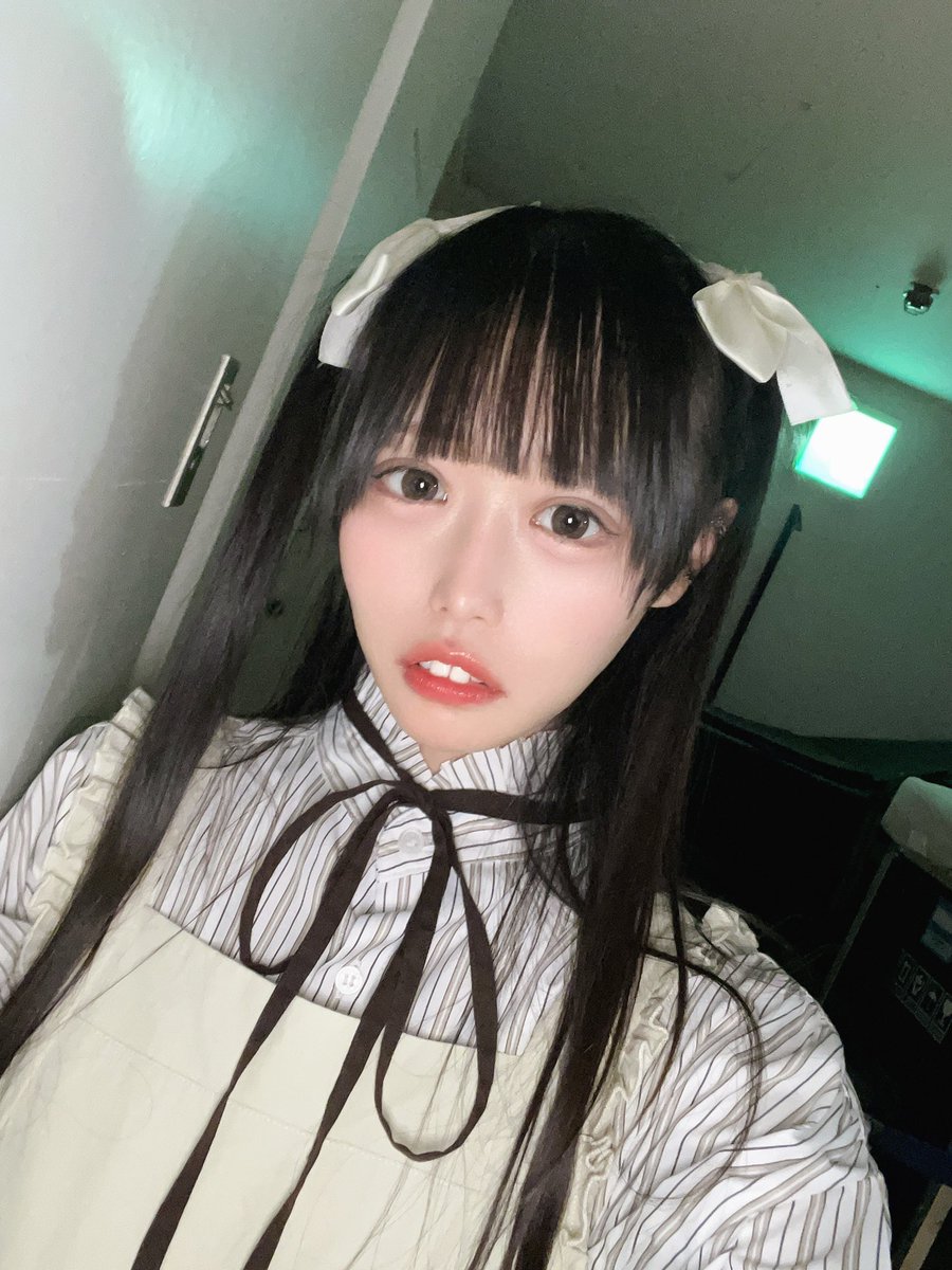 エクストロメ大阪ありがとうございます🐘大阪いっぱいの人たちに会えてうれしい💓
今日はバレンタインなので可愛い服きたよ💕